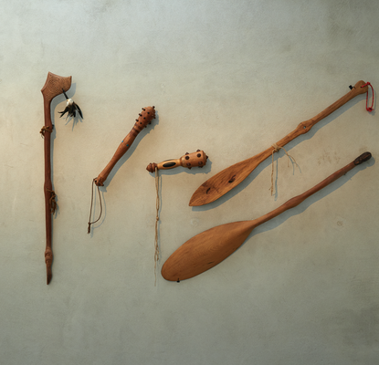 Wikuki Kingi, weapons and waka hoe, courtesy of Te Uru. Photo: Sam Hartnett. Wikuki Kingi, weapons and waka hoe, courtesy of Te Uru. Photo: Sam Hartnett.