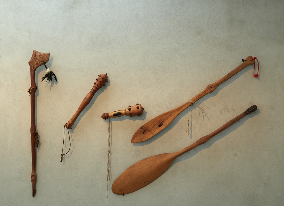  Wikuki Kingi, weapons and waka hoe, courtesy of Te Uru. Photo: Sam Hartnett.