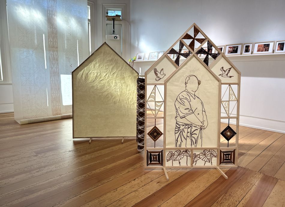  Curator Tours