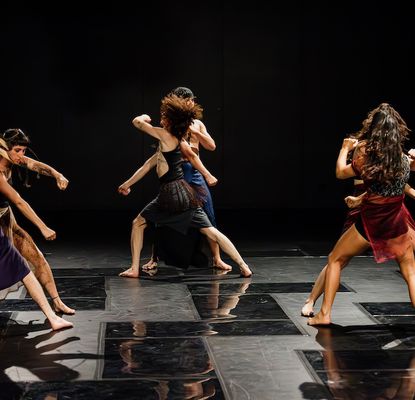  Tātai Whetū & TOMO VR