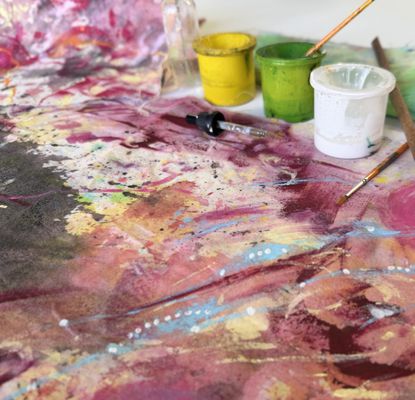  Flowing Fabric: Marks in Motion