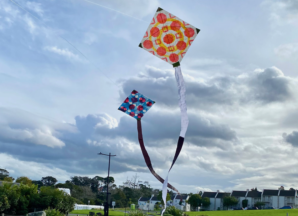  Dance of Patterns - Kites