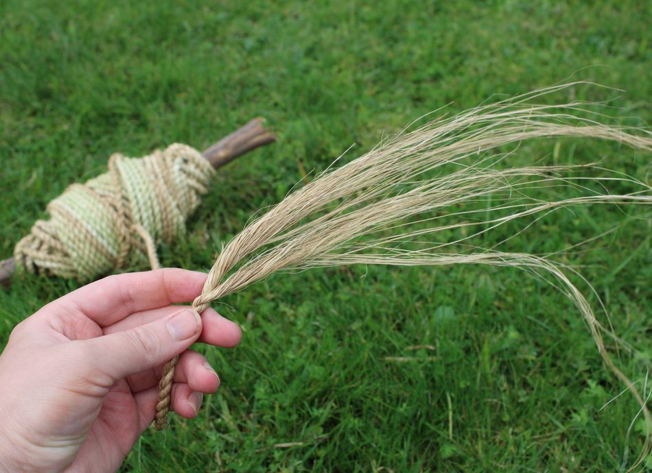  Making muka from tī kōuka