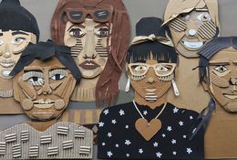  Cardboard Selfie